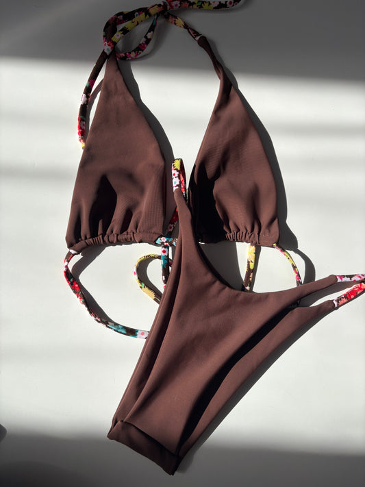 Available RTS Small Kona Floral Set