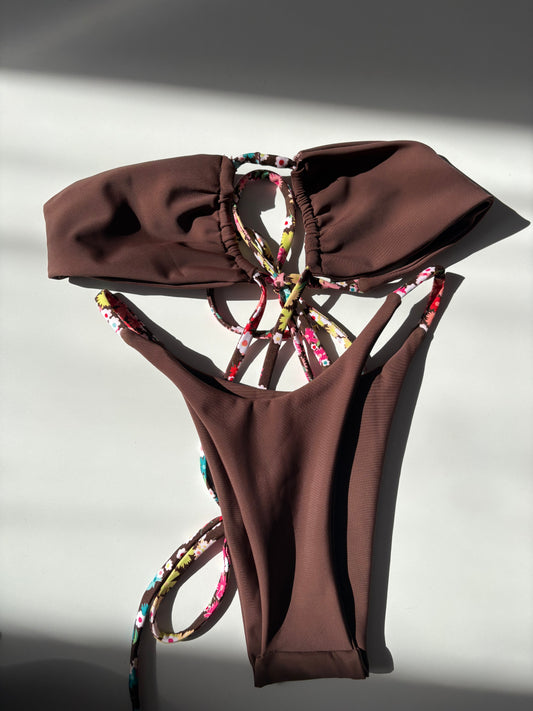 Available RTS Small Kona Floral Set